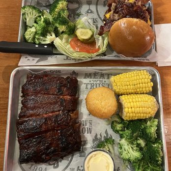 Famous Dave's Bar-B-Que - Barbeque Near Me - Tukwila, Washington Famous Dave's Bar-B-Que - Barbeque Near Me - Tukwila, Washington