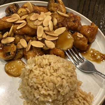 Hunan Fusion - Almond chicken - Sushi Bars Near Me - Omaha, Nebraska Hunan Fusion - Almond chicken - Sushi Bars Near Me - Omaha, Nebraska