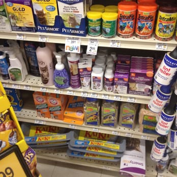 Vons - Small pets (not cats and dogs) section - Grocery Near Me - Oxnard, California