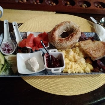 Made Inn Vermont - amazing breakfast EVERY morning - Bed & Breakfast Near Me - Burlington, Vermont Made Inn Vermont - amazing breakfast EVERY morning - Bed & Breakfast Near Me - Burlington, Vermont