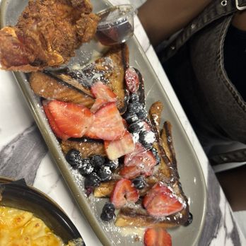 Table 22 - Fried lobster and French toast - Soul Food Near Me - Tampa, Florida Table 22 - Fried lobster and French toast - Soul Food Near Me - Tampa, Florida