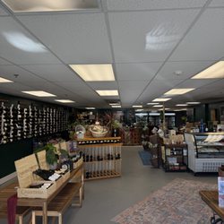 Pour Richards Wine & Spirits