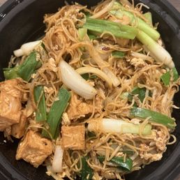 Singapore Rice Noodles with Tofu + Veggies: 10/10!