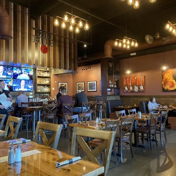 The Hub Eats & Drinks - Nice interior - American Near Me - Sacramento, California The Hub Eats & Drinks - Nice interior - American Near Me - Sacramento, California