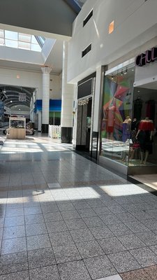 Boulevard Mall by null