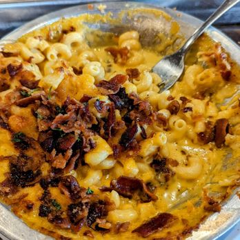 Blake's Orchard & Cider Mill - Mac and cheese with bacon - Fruits & Veggies Near Me - Armada, Michigan Blake's Orchard & Cider Mill - Mac and cheese with bacon - Fruits & Veggies Near Me - Armada, Michigan