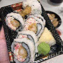 Akashi Fusion Asian & Sushi Bar - Rock and Roll Sushi with no Cucumber or Sauce