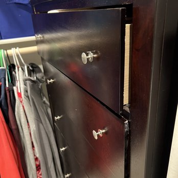 Ontrack Moving & Storage - Drawer won't close anymore - Movers Near Me - Hayward, California Ontrack Moving & Storage - Drawer won't close anymore - Movers Near Me - Hayward, California