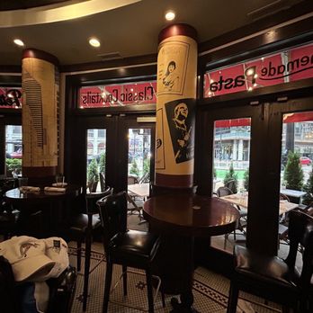 Petterinos - American Near Me - Chicago, Illinois
