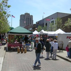 Mount Clemens Spring Art & Craft Show - What! There's a festival? okay...