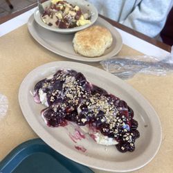 Tudor's Biscuit World - Blueberry biscuit and little Tator