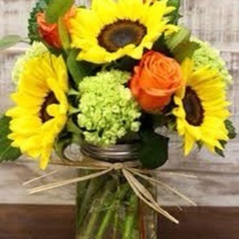 Vons - These bouquets were reasonably priced and long lasting! - Grocery Near Me - Chatsworth, California