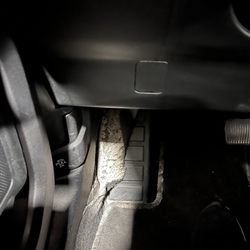 Hertz Rent A Car - Damage floor mat on the driver side present on pick up