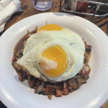 Eggs 'n Things - Hawaiian Style Loco Moco - American Near Me - Kapolei, Hawaii