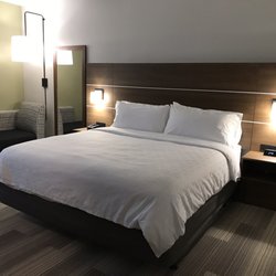 Holiday Inn Express & Suites St Peters - King bed