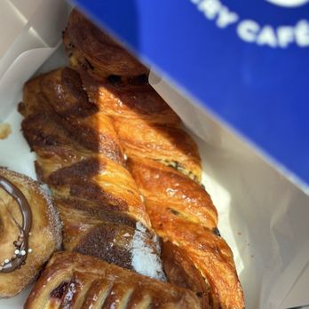 Paris Baguette - Bakeries Near Me - Glendale, California Paris Baguette - Bakeries Near Me - Glendale, California