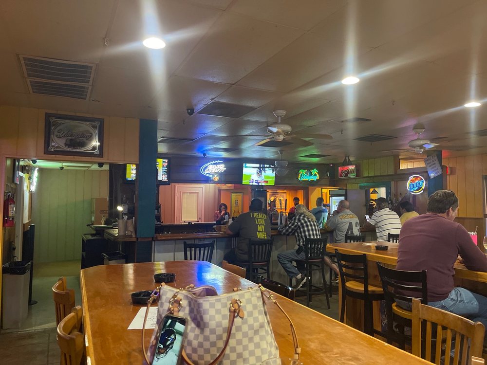 MANGO JO’S BAR AND LIQUORS Updated October 2024 20 Photos 2626