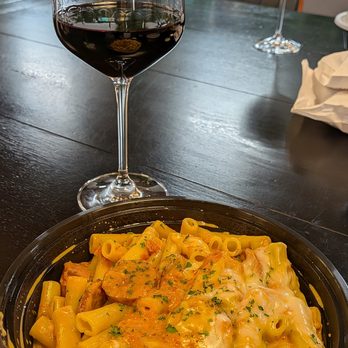 Pasta Sabroso - Comfortable indoor dining - Food Trucks Near Me - Portland, Oregon Pasta Sabroso - Comfortable indoor dining - Food Trucks Near Me - Portland, Oregon
