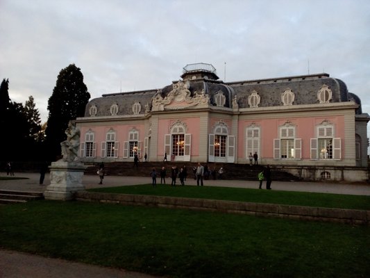 Schloss Benrath by null