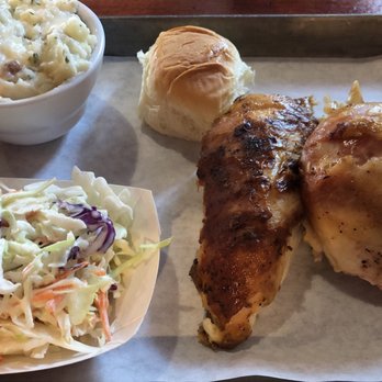 Firehouse Que & Brew - Chicken entree with slaw and garlic mash - Barbeque Near Me - Fallbrook, California Firehouse Que & Brew - Chicken entree with slaw and garlic mash - Barbeque Near Me - Fallbrook, California