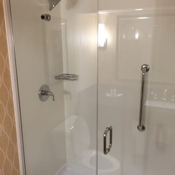 Comfort Suites - Glass door shower - Hotels Near Me - Chesapeake, Virginia