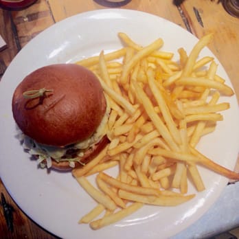 Mulberry Bush - Beef burger - Pubs Near Me - London, XGL