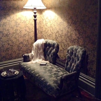 Mallory-Neely House - "Courting Couch" - notice no backrest in the center so the chaperone didn't nod off - hah! - Landmarks & Historical Buildings Near Me - Memphis, Tennessee
