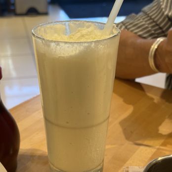 Liliha Bakery - Hagen Daz milkshake (vanilla) - Bakeries Near Me - Honolulu, Hawaii Liliha Bakery - Hagen Daz milkshake (vanilla) - Bakeries Near Me - Honolulu, Hawaii