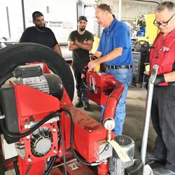 Seagoville Tire & Truck Tech - Mechanics training for tire changing machine