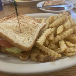 Tommy's Cafe - BLT and Fries