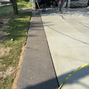 Prain Development - Driveway with exposed walk - Masonry/Concrete Near Me - Metamora, Michigan Prain Development - Driveway with exposed walk - Masonry/Concrete Near Me - Metamora, Michigan