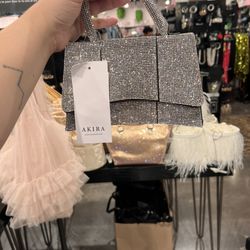 AKIRA - Purse (so cute)