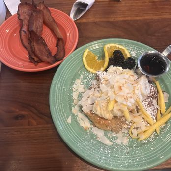 Four Sisters Cafe - Stuffed Mango French toast with a side of bacon - Breakfast & Brunch Near Me - Roseville, California