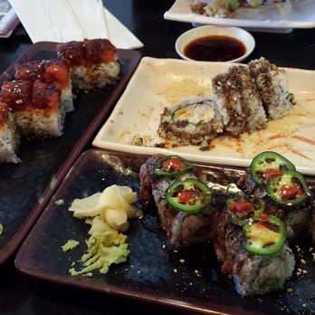 Ginzaya - left: red dragon; top right: crunch roll; bottom right: kobe beef roll. All were yummy but my fav was the red dragon! - Japanese Near Me - La Mirada, California