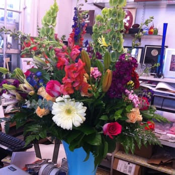 Lee's Florist & Nursery - At pick-up - Florists Near Me - Berkeley, California