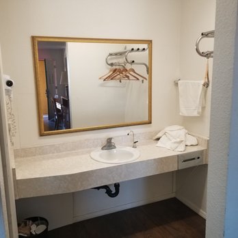 Vagabond Inn - Buttonwillow North I-5 - Hangers, hair dryers and tons of space. - Hotels Near Me - Buttonwillow, California Vagabond Inn - Buttonwillow North I-5 - Hangers, hair dryers and tons of space. - Hotels Near Me - Buttonwillow, California