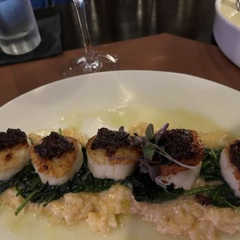 Notch 8 Grille - Scallops entree - Steakhouses Near Me - Northampton, Massachusetts Notch 8 Grille - Scallops entree - Steakhouses Near Me - Northampton, Massachusetts