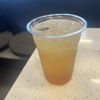 Gute Leute - Iced Peachiscus - Coffee & Tea Near Me - Arlington, Virginia Gute Leute - Iced Peachiscus - Coffee & Tea Near Me - Arlington, Virginia