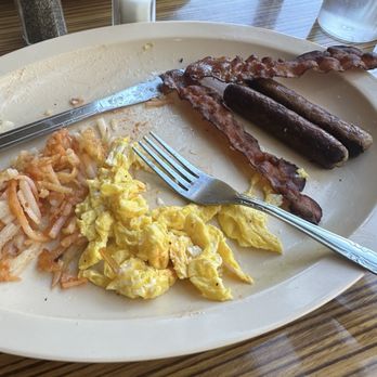 Lasalle Cafe Luna - 2 Eggs with Sausage Breakfast with bacon - Breakfast & Brunch Near Me - Chicago, Illinois