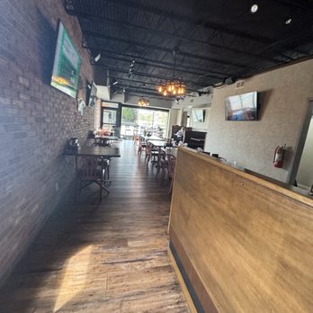 Salvage Yard Bar and Grill - Dining area - Pizza Near Me - St Louis, Missouri Salvage Yard Bar and Grill - Dining area - Pizza Near Me - St Louis, Missouri