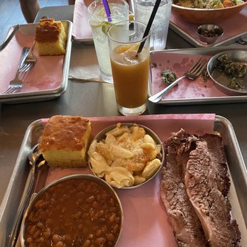 Easy ‘Que - Brisket plate with baked beans, Mac n cheese, & corn bread. Talk about COMFORT FOOD - Barbeque Near Me - Kailua, Hawaii