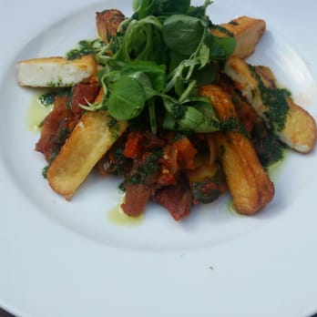 Old Fountain - Halloumi salad - Pubs Near Me - London, XGL Old Fountain - Halloumi salad - Pubs Near Me - London, XGL