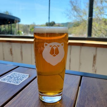 Oscar's Brewing Company - IPA on patio - Breweries Near Me - Temecula, California Oscar's Brewing Company - IPA on patio - Breweries Near Me - Temecula, California