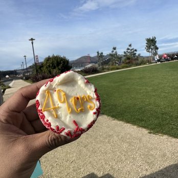 SusieCakes - Marin - Chocolate vanilla cupcake - Bakeries Near Me - Greenbrae, California SusieCakes - Marin - Chocolate vanilla cupcake - Bakeries Near Me - Greenbrae, California