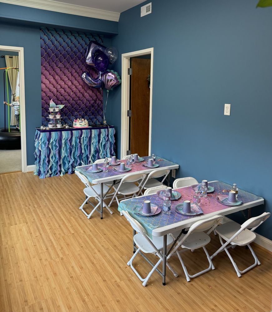 Milestones Play Gym & Pediatric Therapy Logo