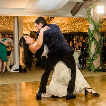 Feathered Arrow - PC: Blushing Bride Photo Video (https://www.blushingbridephotovideo.com/) - Party & Event Planning Near Me Feathered Arrow - PC: Blushing Bride Photo Video (https://www.blushingbridephotovideo.com/) - Party & Event Planning Near Me