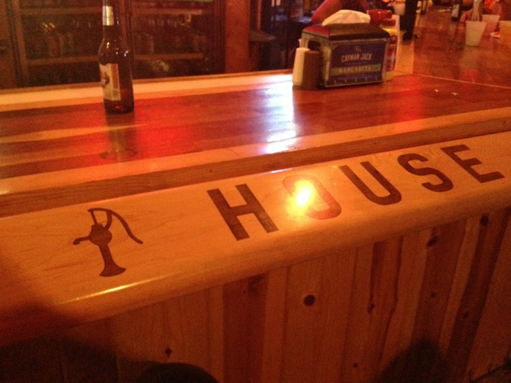 THE PUMP HOUSE Updated September 2024 504 Main St, Downing