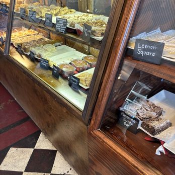 Deutsch Apple Bakery - Bakeries Near Me - Blanco, Texas