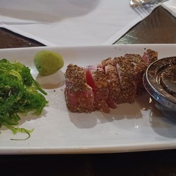 Redwood Steakhouse & Brewery - Tuna (starter) - New American Near Me - Flint, Michigan