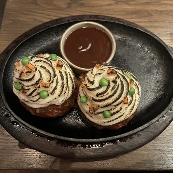 CARVE American Grille - Barton Creek - Signature Wagyu Meatloaf Cupcakes - New American Near Me - Austin, Texas CARVE American Grille - Barton Creek - Signature Wagyu Meatloaf Cupcakes - New American Near Me - Austin, Texas